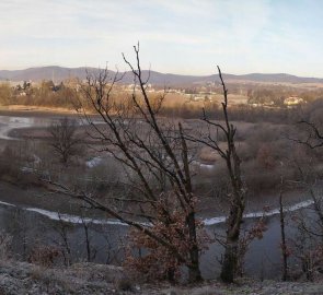 Výhled ze stezky na Brněnskou přehradu a okolí