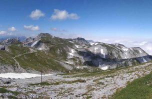 Trek in the Hochschwab mountains with a climb to the highest peak