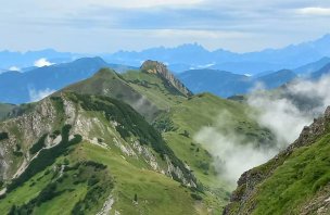 A circular hike in the High Tauern with a climb to Draugstein