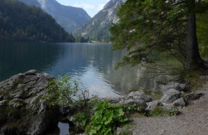 Krátký trek okolo horského jezera Leopoldsteiner See