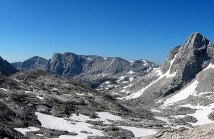Přechod pohoří Totes Gebirge v rakouských Alpách
