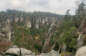 A trip from the ruins of Pařez to the Prachovské Rocks