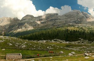 Mountain trek to Piz Conturines and Lavarela in the Dolomites