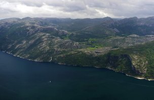 Výlet na skalní kazatelnu Preikestolen v Norsku