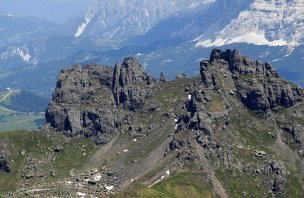 Okružní trek s ferratou delle Trincee v Dolomitech